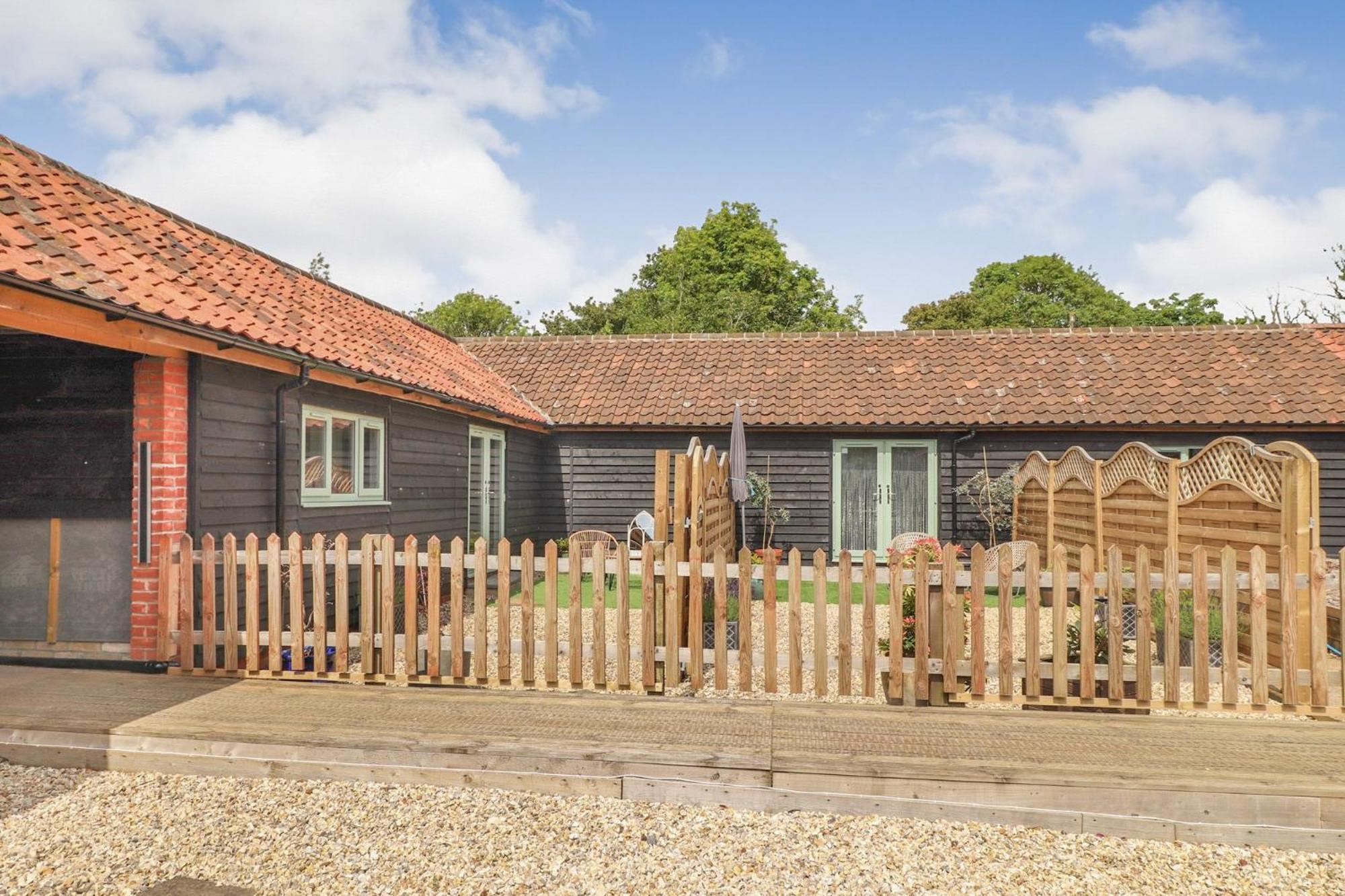 Lovely Brick Barn In The Suffolk Countryside - Dog Friendly, Sleeps 2 Villa Eye  Exterior photo