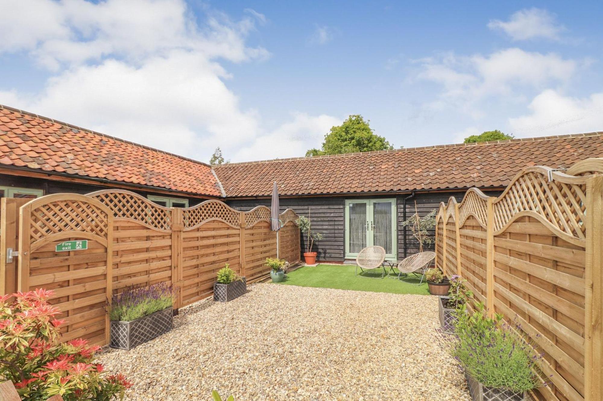 Lovely Brick Barn In The Suffolk Countryside - Dog Friendly, Sleeps 2 Villa Eye  Exterior photo