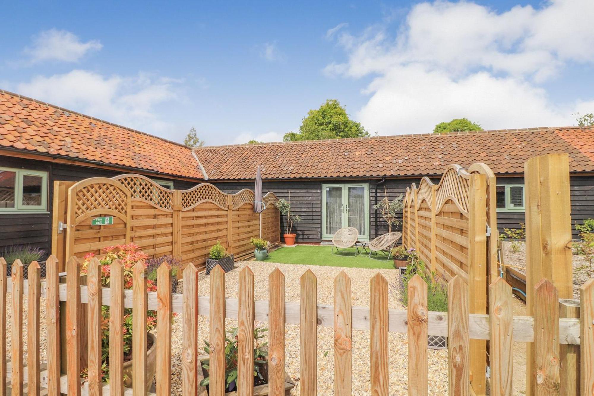 Lovely Brick Barn In The Suffolk Countryside - Dog Friendly, Sleeps 2 Villa Eye  Exterior photo